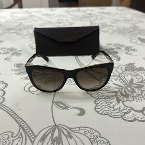 Gucci sunglasses with case